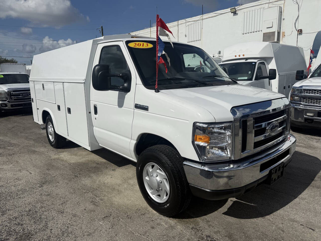 2013 FORD E-350