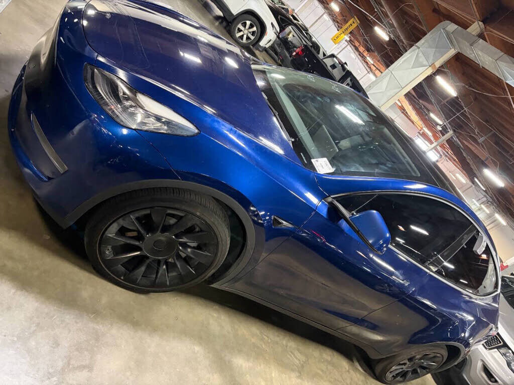 2023 TESLA Model Y