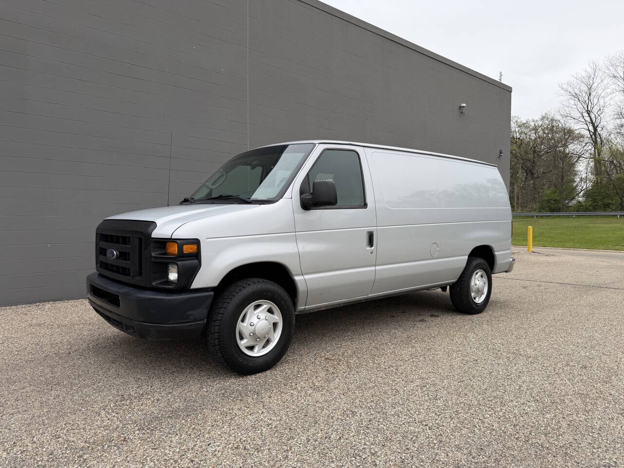 2008 FORD E-250