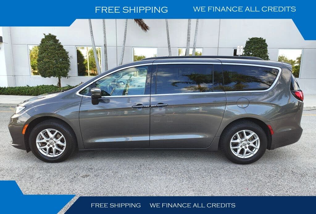 2022 CHRYSLER Pacifica