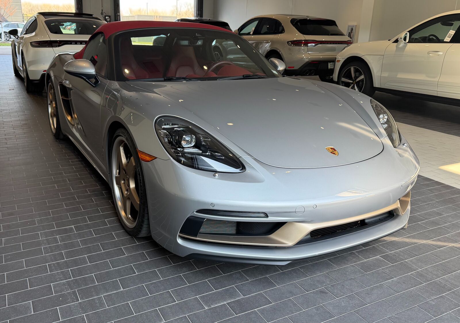 2022 PORSCHE 718