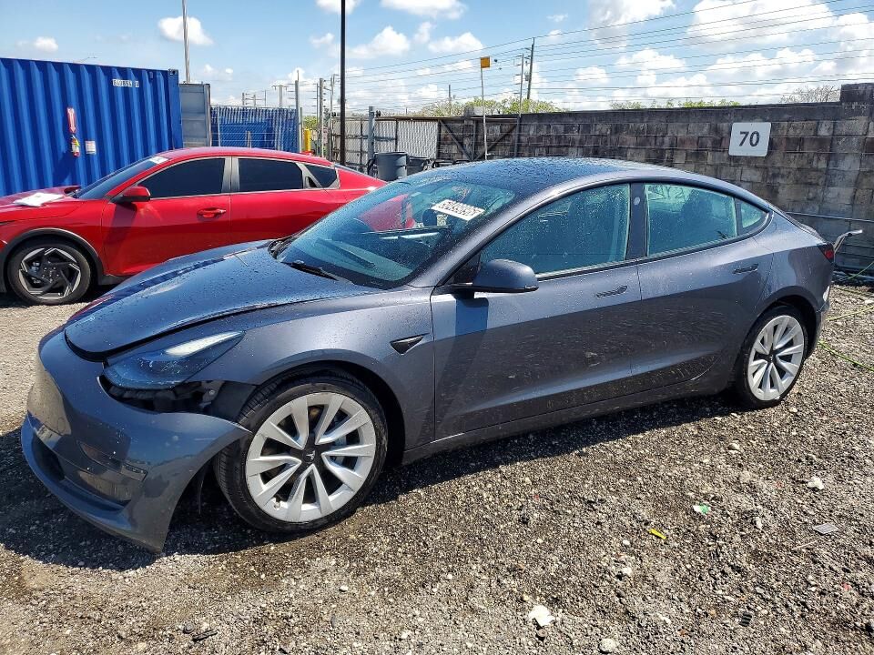 2022 TESLA Model 3