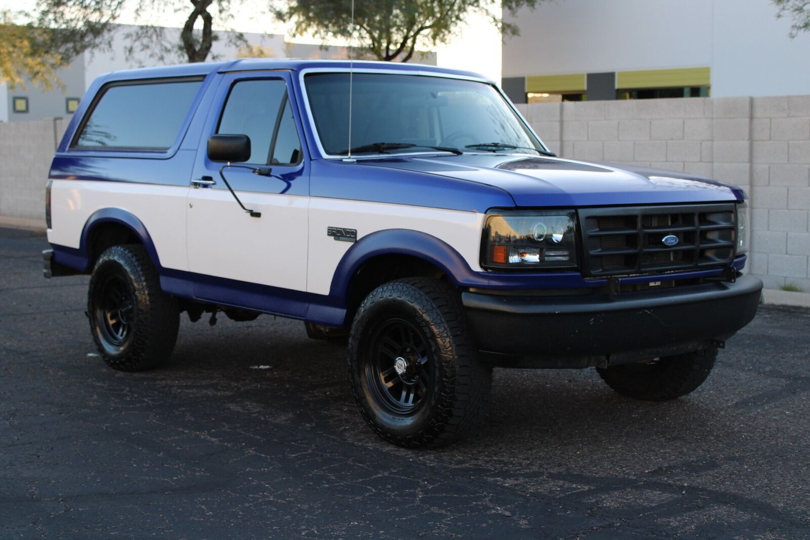 1992 FORD Bronco