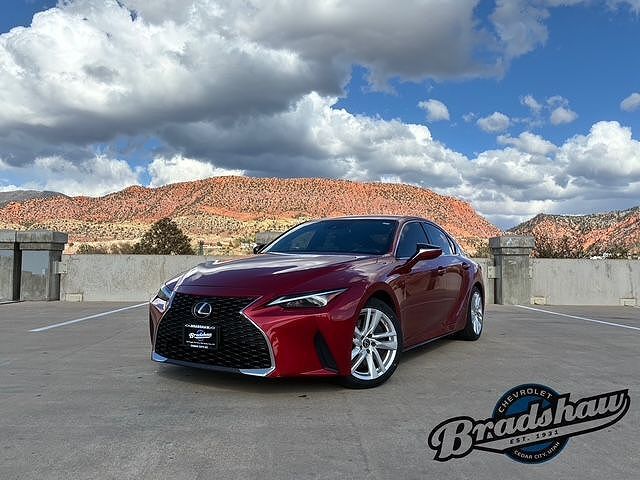 2022 LEXUS IS