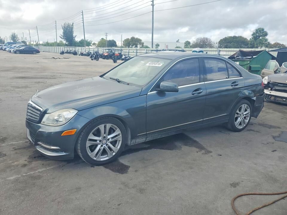 2014 MERCEDES-BENZ C-Class