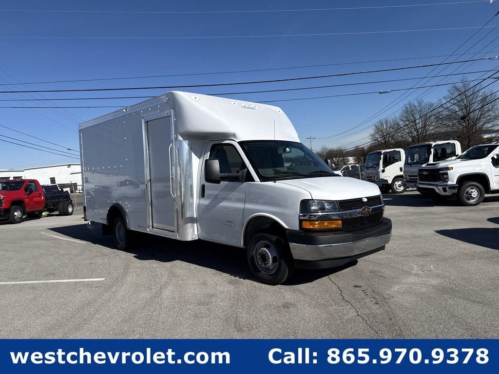 2025 CHEVROLET Express
