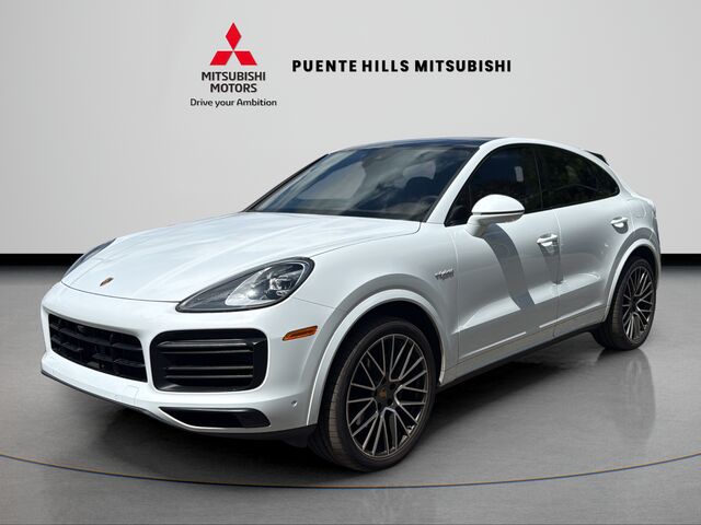 2022 PORSCHE Cayenne
