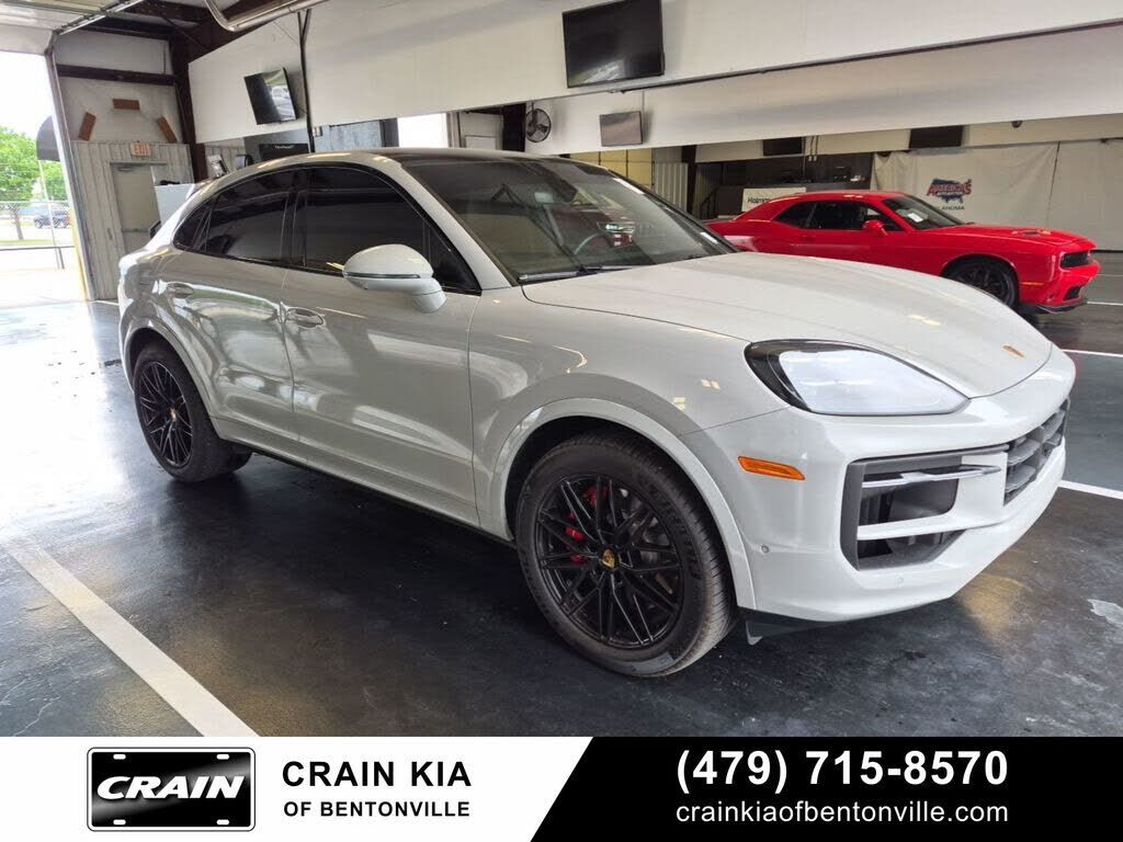 2024 PORSCHE Cayenne