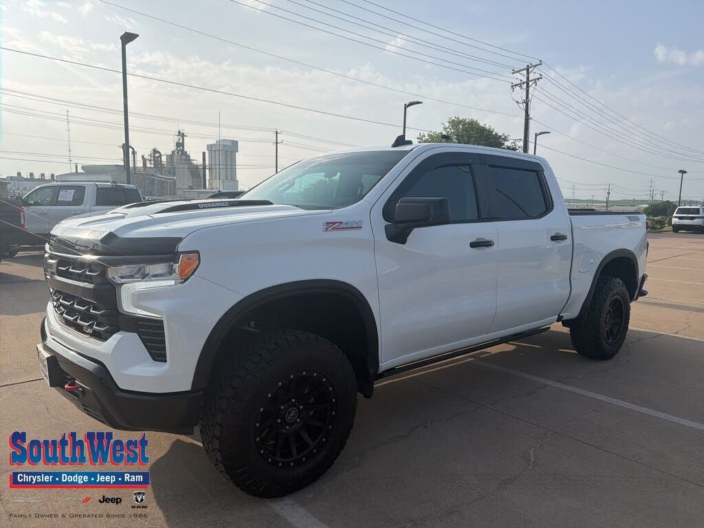 2024 CHEVROLET Silverado