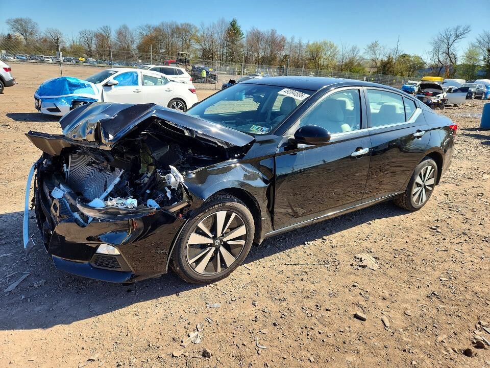 2022 NISSAN Altima