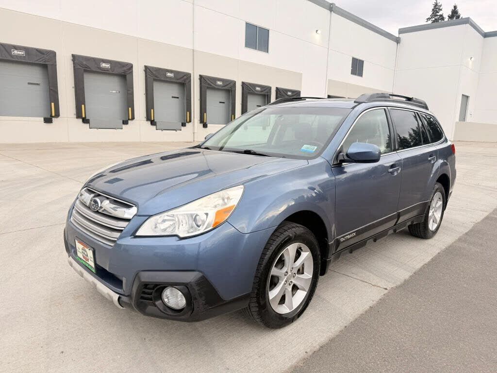 2013 SUBARU Outback