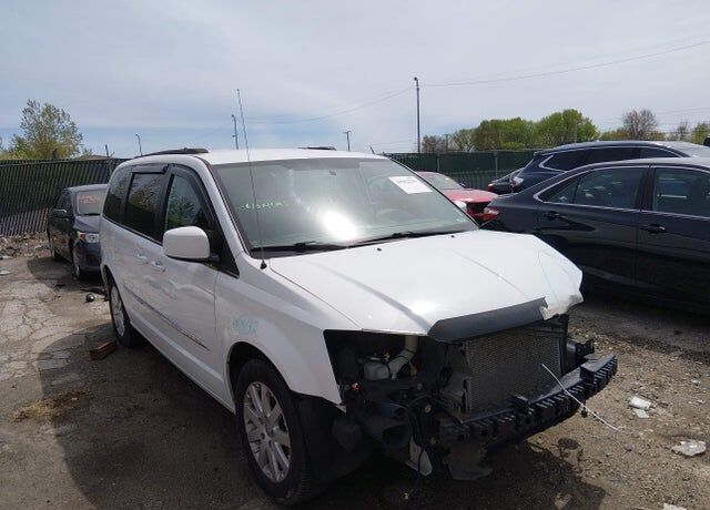 2014 CHRYSLER Town and Country