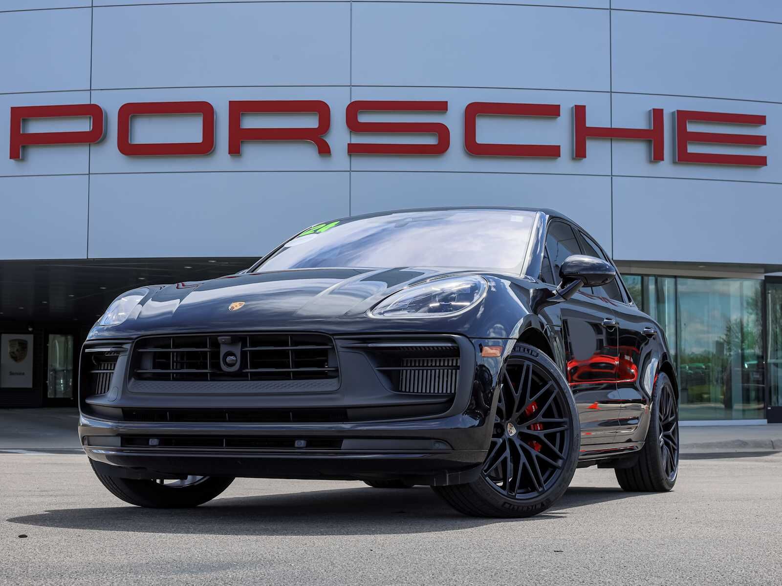 2024 PORSCHE Macan