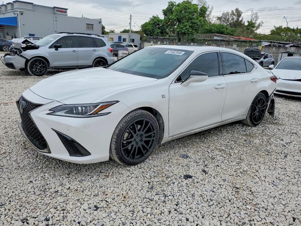 2019 LEXUS ES