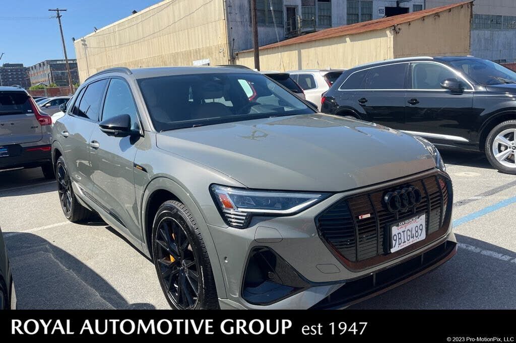 2022 AUDI e-tron