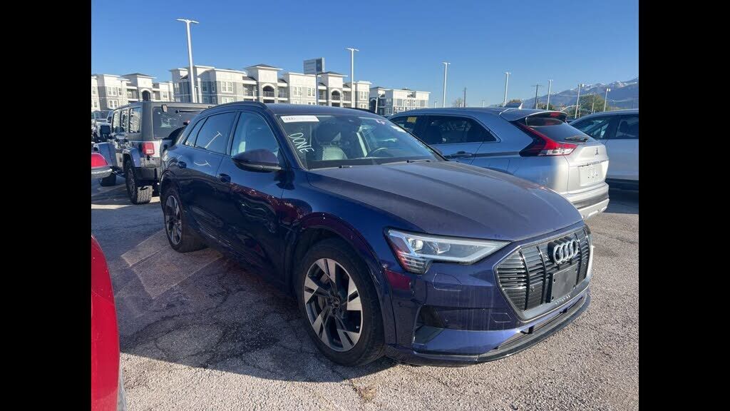 2021 AUDI e-tron