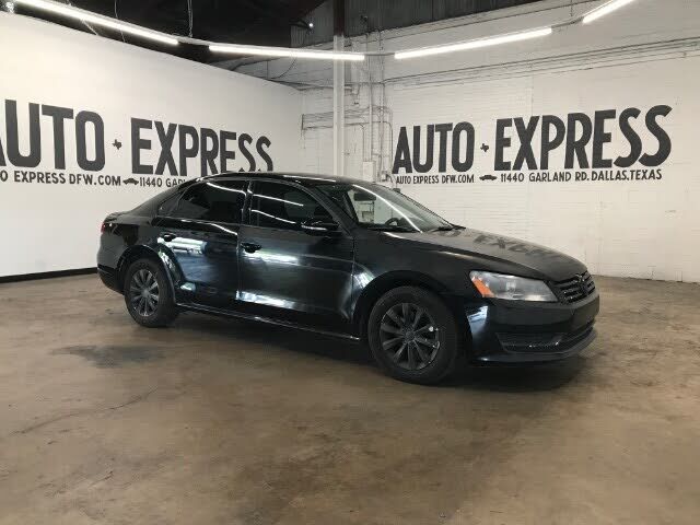 2012 VOLKSWAGEN Passat