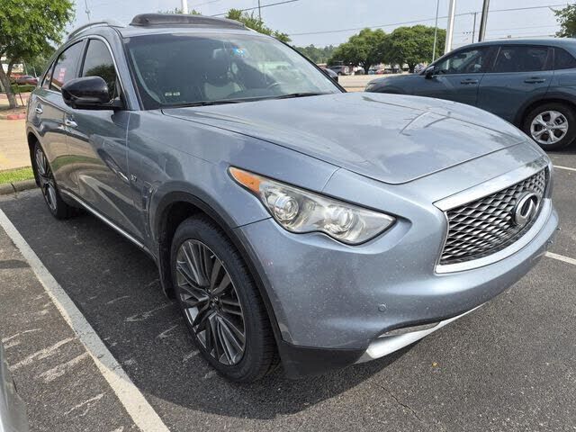 2017 INFINITI QX70