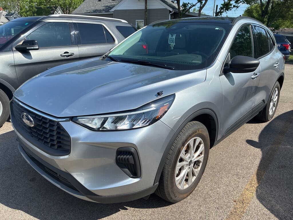 2024 FORD Escape