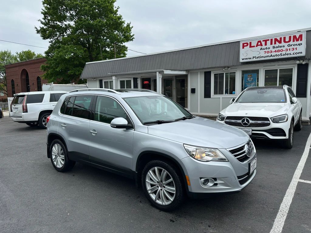 2011 VOLKSWAGEN Tiguan