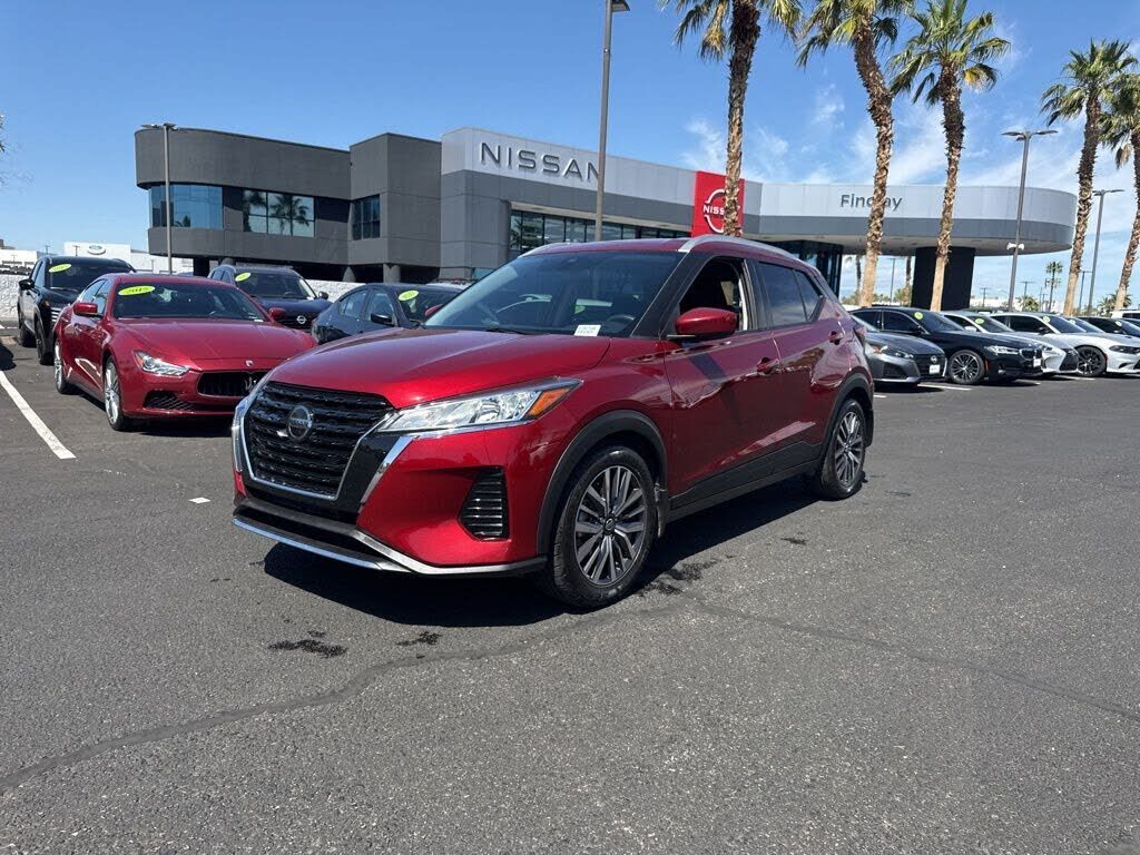 2021 NISSAN Kicks