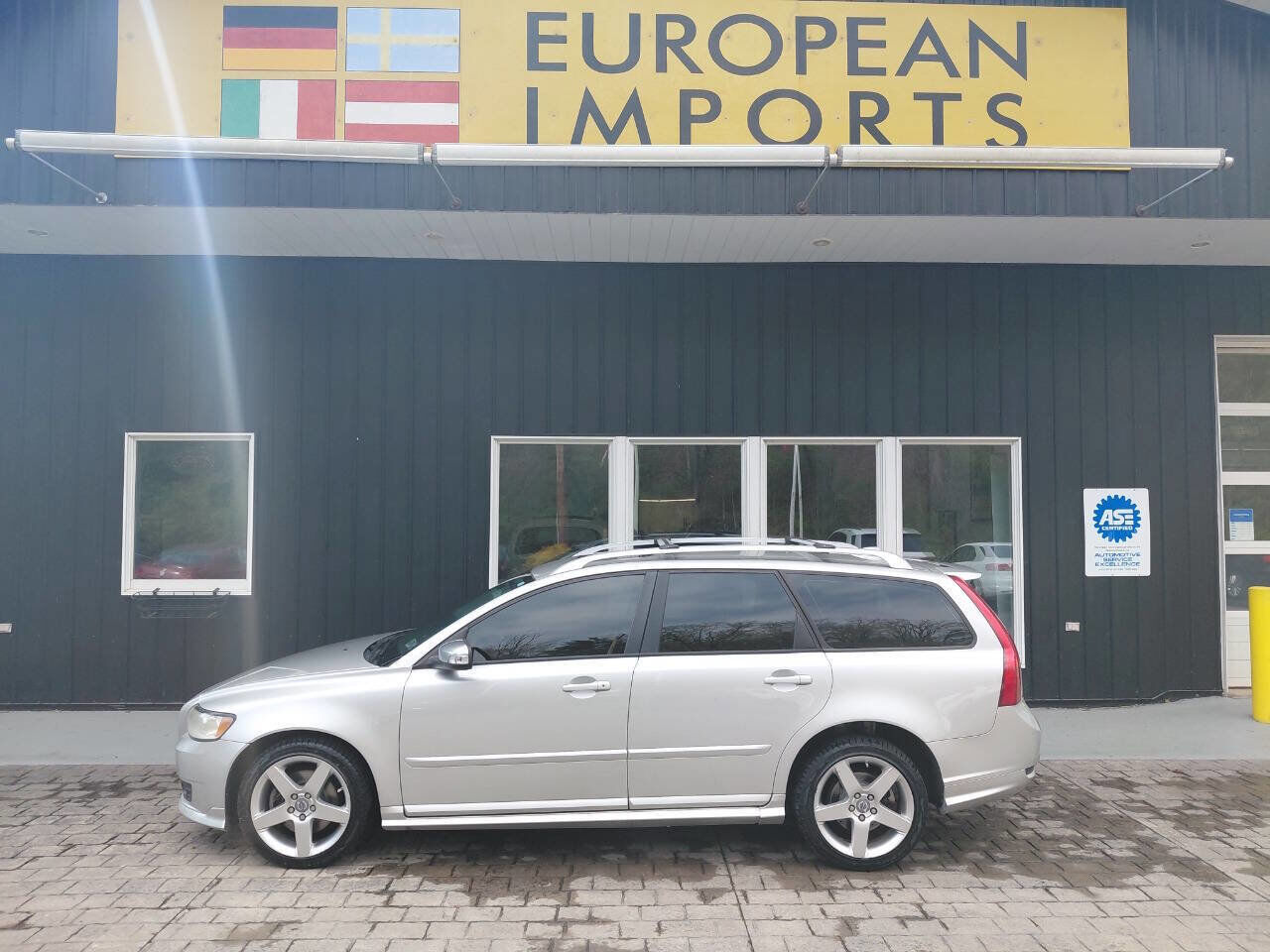 2009 VOLVO V50