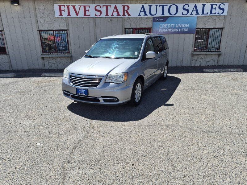 2016 CHRYSLER Town and Country