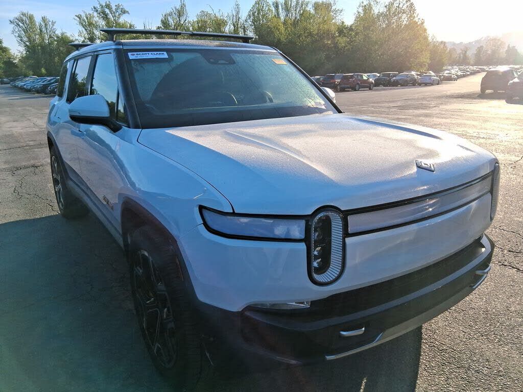 2024 RIVIAN R1S