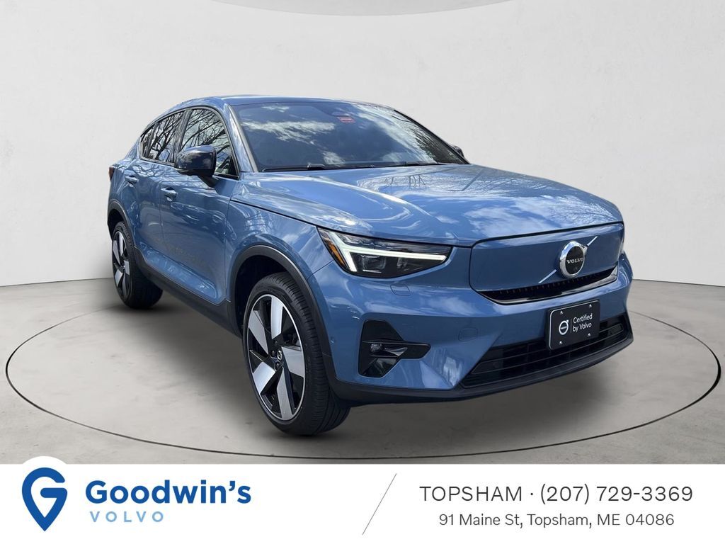 2023 VOLVO C40