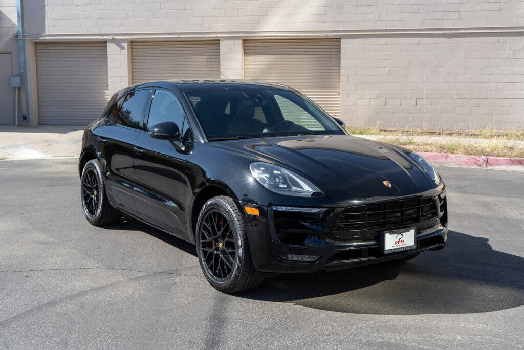 2017 PORSCHE Macan