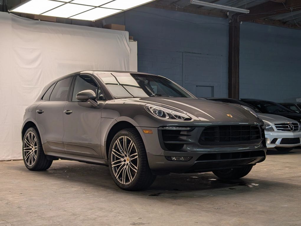 2015 PORSCHE Macan