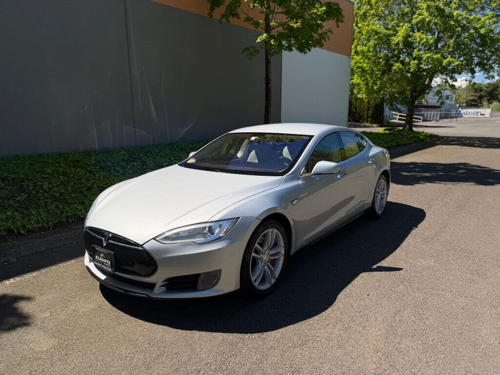 2014 TESLA Model S