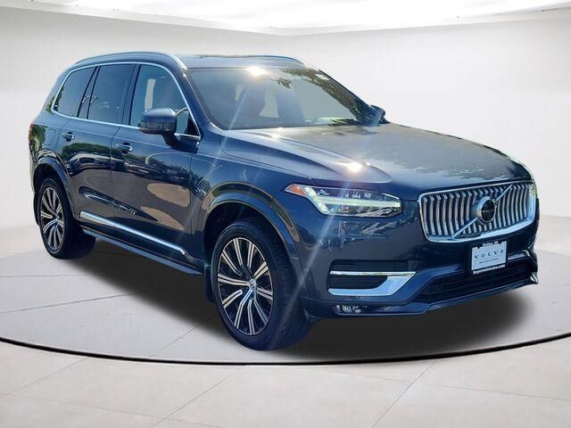2022 VOLVO XC90