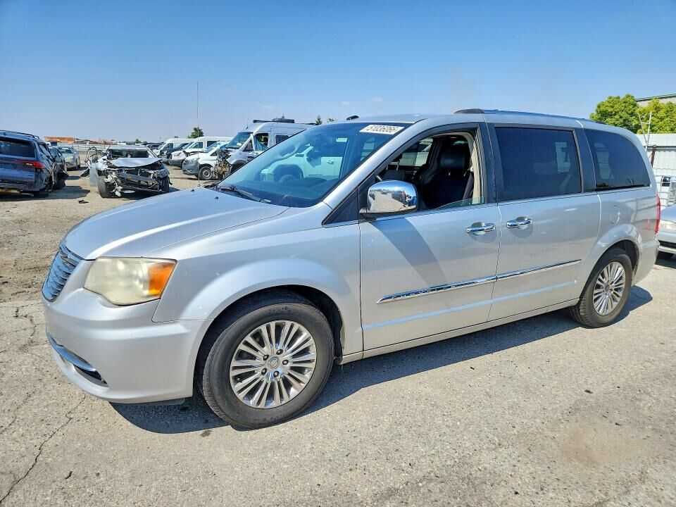2011 CHRYSLER Town and Country