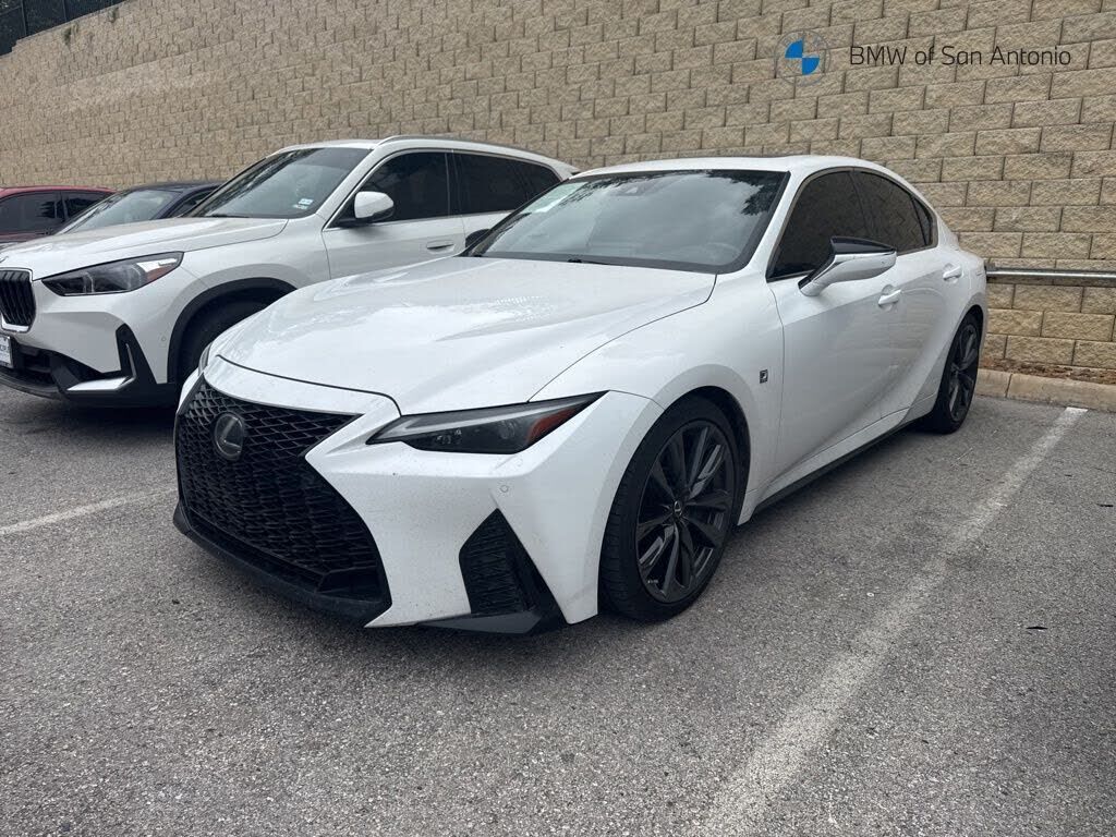2021 LEXUS IS