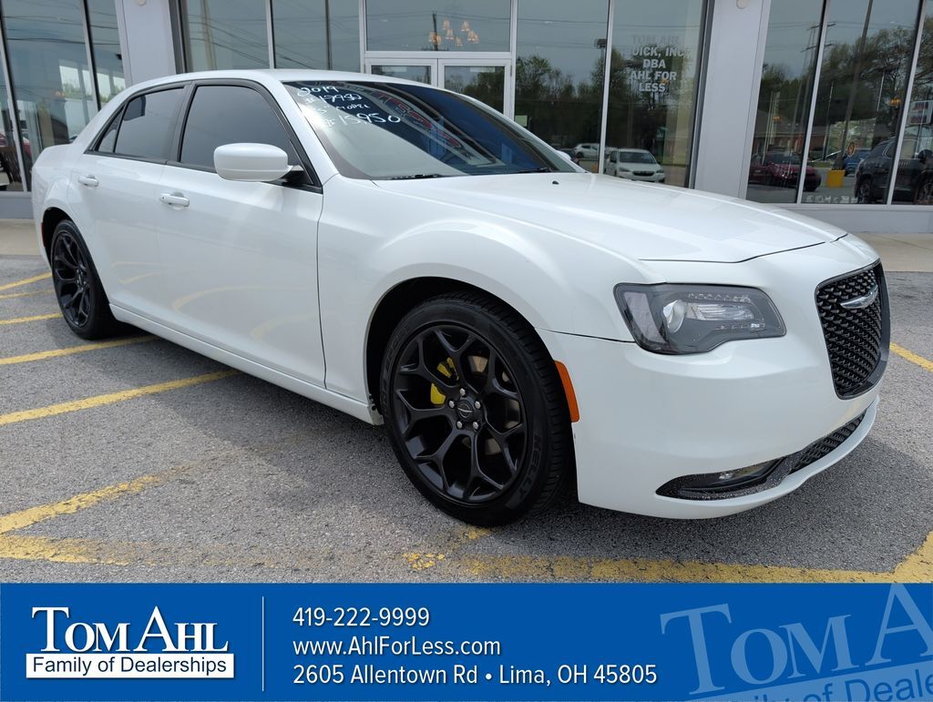 2019 CHRYSLER 300