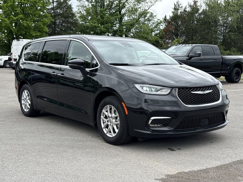 2023 CHRYSLER Pacifica
