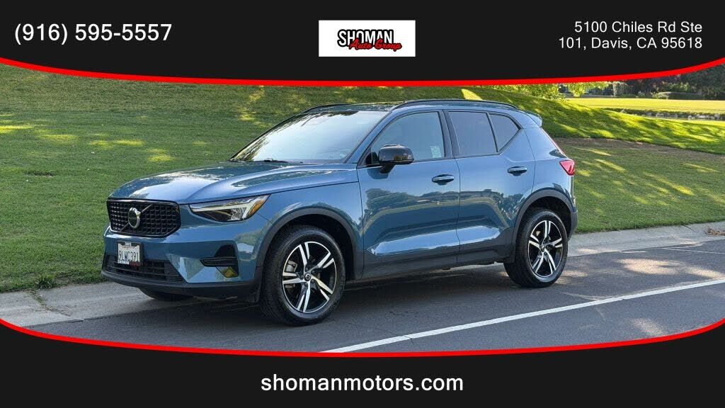 2024 VOLVO XC40