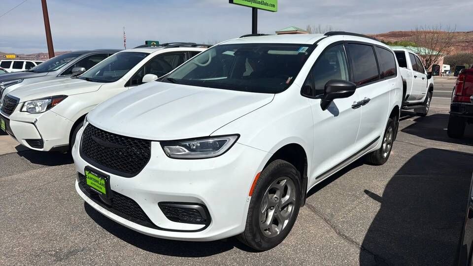 2023 CHRYSLER Pacifica