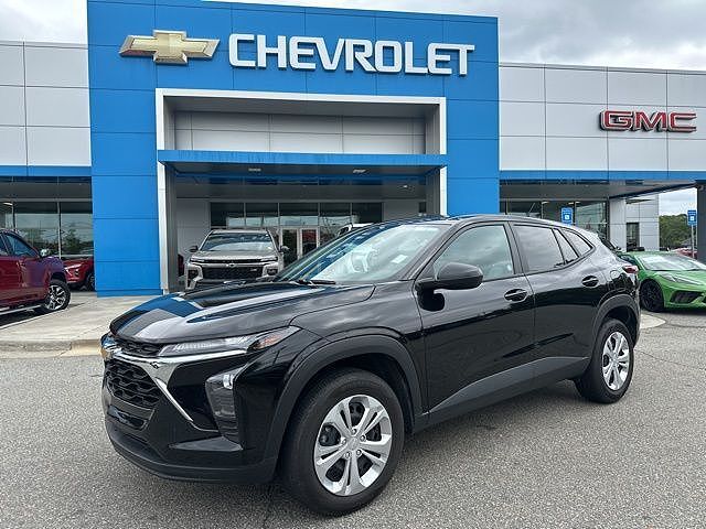2025 CHEVROLET Trax