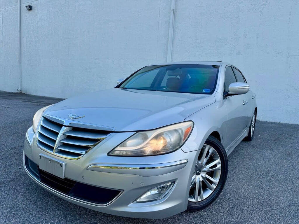 2013 HYUNDAI Genesis