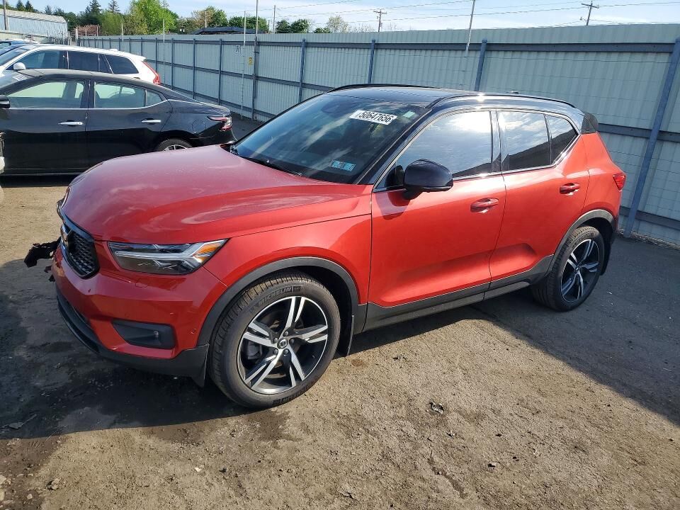 2019 VOLVO XC40