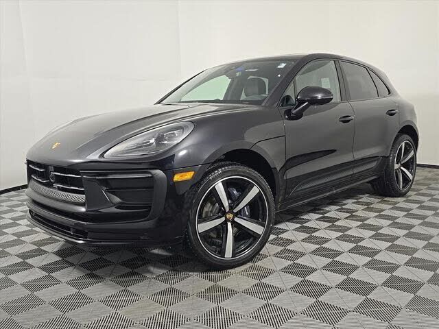 2026 PORSCHE Macan