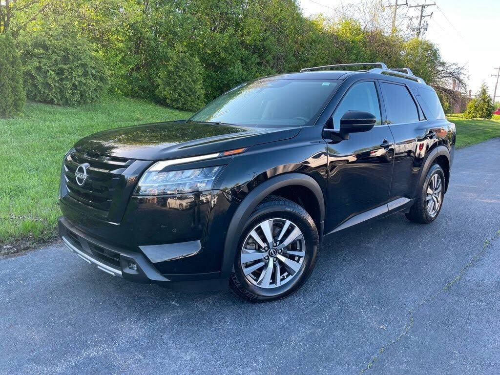 2022 NISSAN Pathfinder