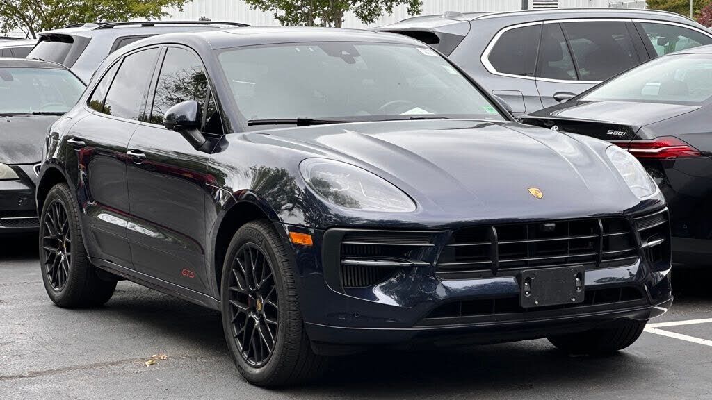 2021 PORSCHE Macan