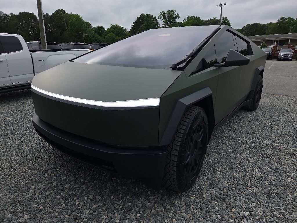2024 TESLA Cybertruck