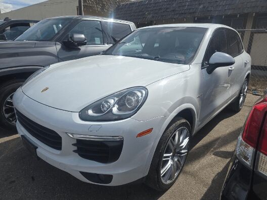 2017 PORSCHE Cayenne