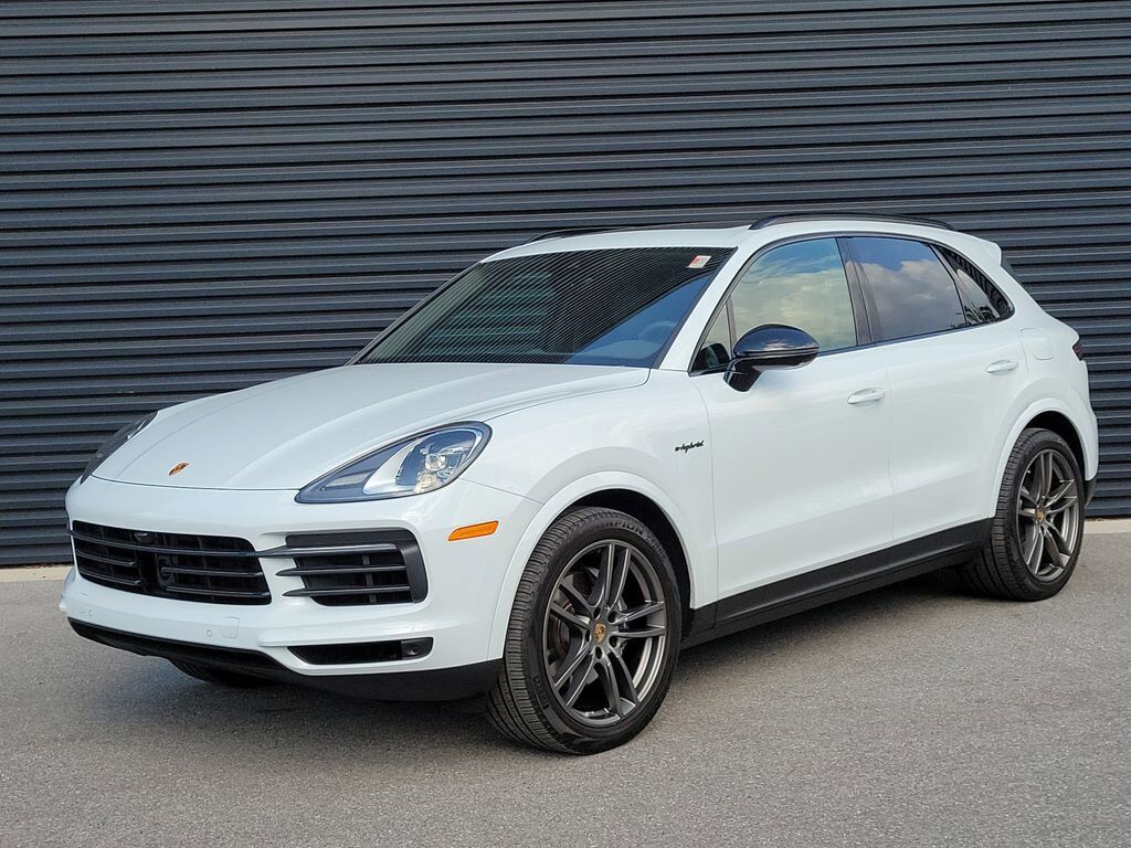 2023 PORSCHE Cayenne