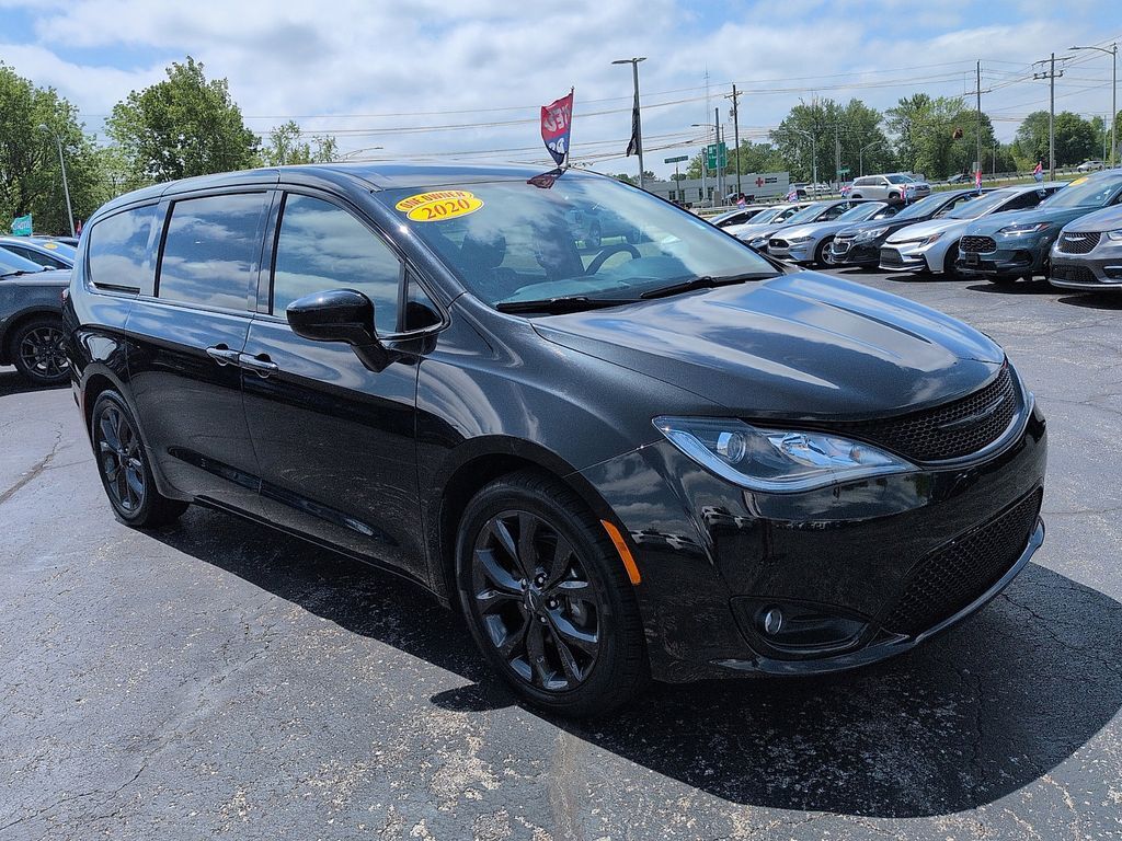 2020 CHRYSLER Pacifica