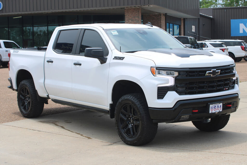 2025 CHEVROLET Silverado